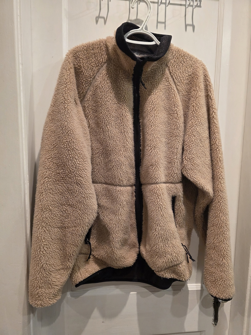 MEC Women's Tan Sherpa Jacket with Black Trim